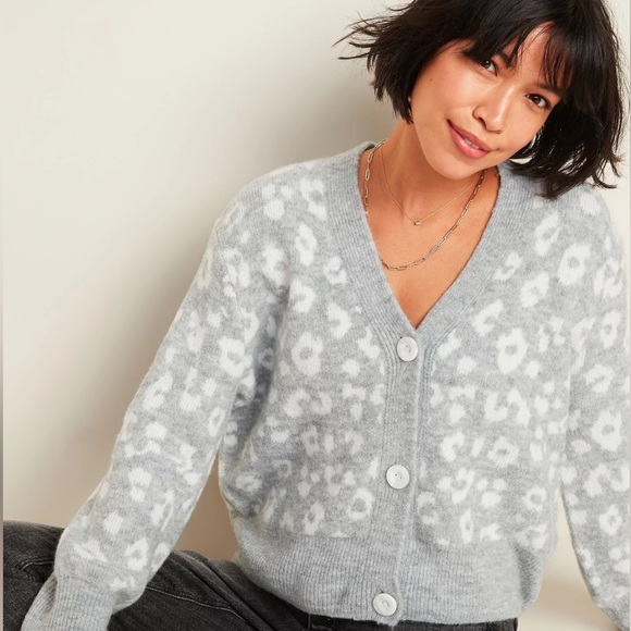 Cozy Leopard-Print V-Neck Cardigan Sweater - Picture 6 of 6